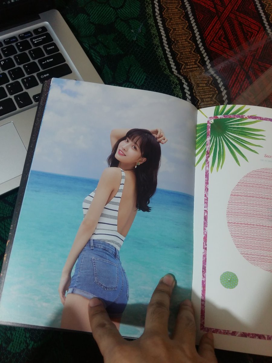 Juaaanx1's tweet photo. MAY ALBUUUM NAKOOOO PREEE!! SHEEEEEEEEET!! ang unexpected naman nito, thankyouuuu ate @eeeeypril5
i got twice summer nights album,
legit ones naba ko nito? haha thanks g! https://t.co/LofbLUS56n