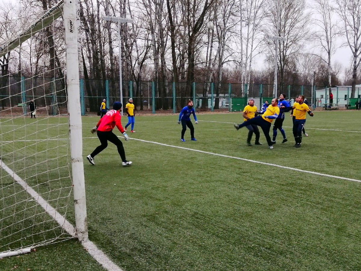 Not only virtual battles. 

Starting in new tournament: Kursk Winter Championship! 6 teams, one-legged round-robin.

⚽️ W 4:1 – vs. School no. 4 U-15
• MW 1, 5 Dec
• goals: Khorolsky, Ogurtsov, Mikhaylov, Khalin

⚽️ D 5:5 – vs. Kristall
• MW 2, today
• 3:0 – 3:4 – 5:4 – 5:5