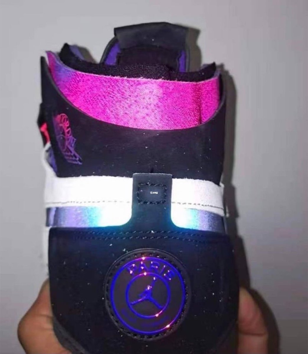 sneaker_wars's tweet photo. 【リーク】パリ・サンジェルマン × ナイキ エアジョーダン 1 ハイ ズーム エア コンフォート ホワイト/ブラック-サイキック パープル/-ハイパー ピンクク
⇒https://t.co/iL7BBDFtKA
#sneakerwars #スニーカー #ナイキ https://t.co/OYxtI4yqqD