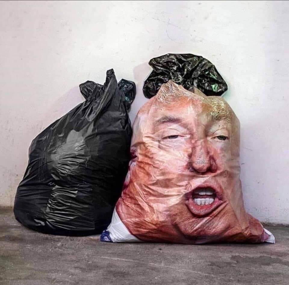 goRubenRuben's tweet photo. @AdamSchiff @insonifier 300,000 Covid-19 deaths #TrumpBodyBags https://t.co/cMkG17NNMh