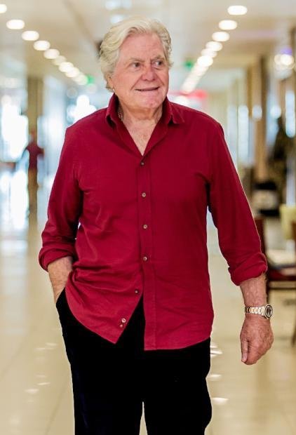 بوابة الوفد حسين فهمي صوفيا لورين تغازلني