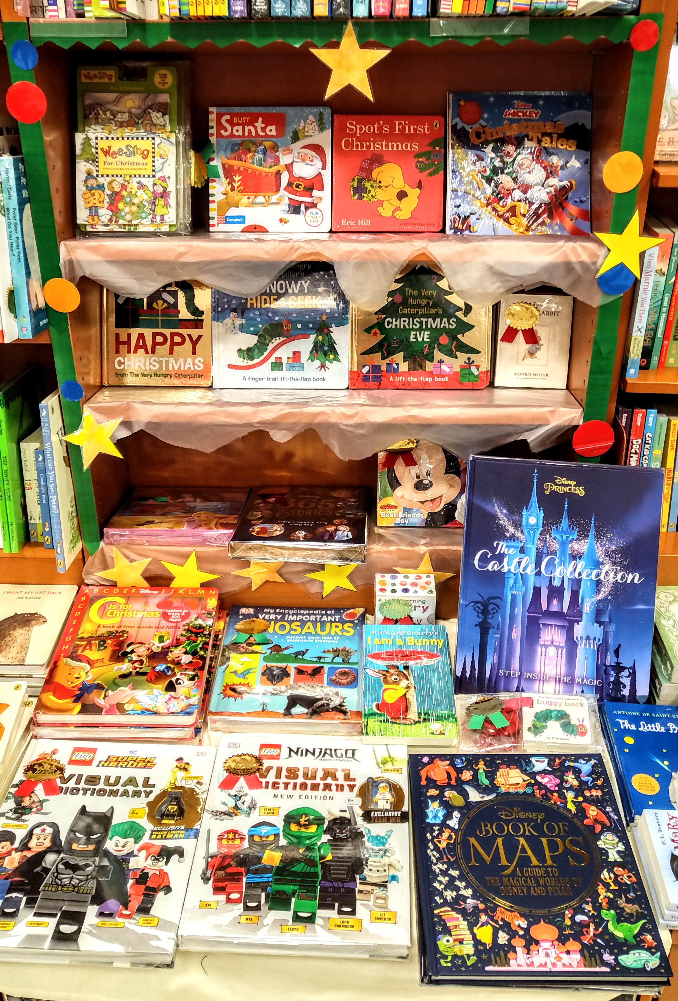 紀伊國屋書店さいたま新都心店 Pa Twitter 洋書 クリスマス絵本フェア開催中 クリスマス絵本だけでなく ギフトにおすすめな絵本もご用意いたしました 一部簡易ラッピングもしています 後ろについている値札シールを剥がすだけで そのままプレゼントでき