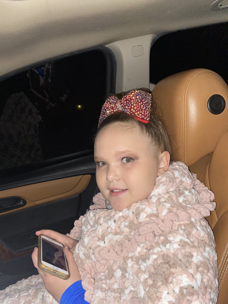 lfaust_21's tweet photo. Only for my kid and her love for this sport would I set an alarm for 4:30 on a Saturday!!! Battle here we come!! #RedRays #LoveMyGirl @Red__Rays @LetsGoRays https://t.co/lUyWHvLMON