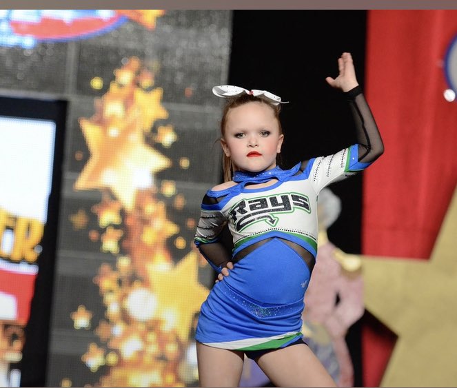 lfaust_21's tweet photo. Only for my kid and her love for this sport would I set an alarm for 4:30 on a Saturday!!! Battle here we come!! #RedRays #LoveMyGirl @Red__Rays @LetsGoRays https://t.co/lUyWHvLMON