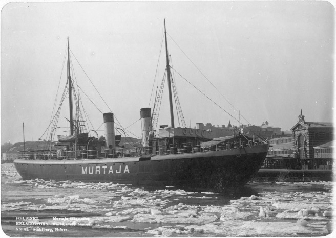 The first Finnish  #icebreaker, Murtaja, was ordered shortly afterwards and entered service in 1890. Bigger and more powerful icebreakers followed while at the same time new  #icebreaking technology was developed with every icebreaker generation. (8/9)