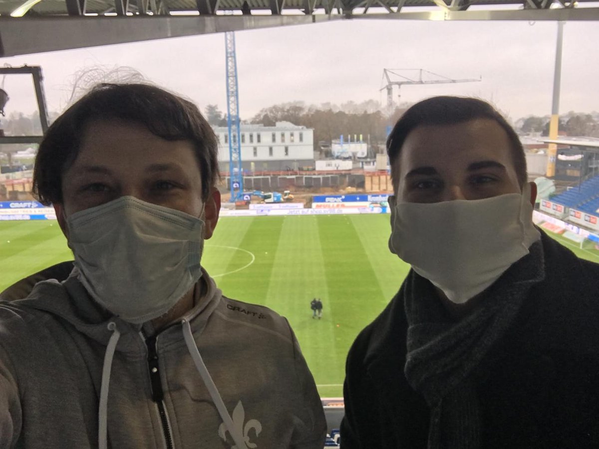 SV98Fanradio's tweet photo. Anpfiff! Das Spiel hat begonnen. Angelos und Florian berichten LIVE 🎙️

https://t.co/P0q3CPcSID

#SVDHSV https://t.co/4ZJa1u6t10