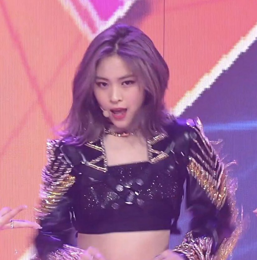 lqofryujinie's tweet photo. she did not come to play https://t.co/UTBf7ZO227