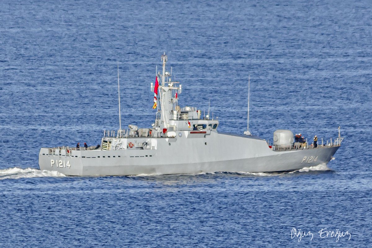 OguzEroguz1's tweet photo. #TurkishNavy #TuzlaClass patrol boat #TCGKaradenizEreğli #P1214 #DenizlerdeBirDestan sailing Gulf of İzmit https://t.co/ZRdYqndKNI