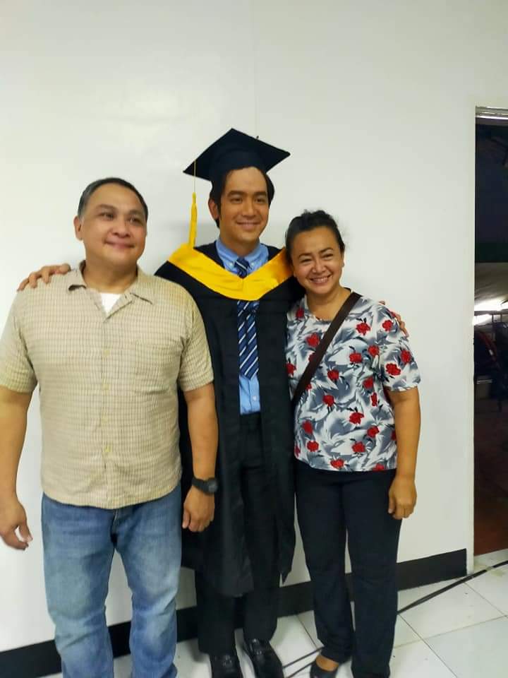 In less than an hour, we'll get to meet Maro and witness his life's struggles and victory. 9 PM on Kapamilya Channel, Kapamilya Online Live, TFC and A2Z Channel!
<a href="/iamjoshuagarcia/">Joshua Garcia</a> 

#MMKLifeSketch