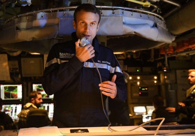 ps. Il est amusant de remarquer que Macron (mis en exergue dans ce fil) ne cesse de vouloir donner des preuves de virilité: