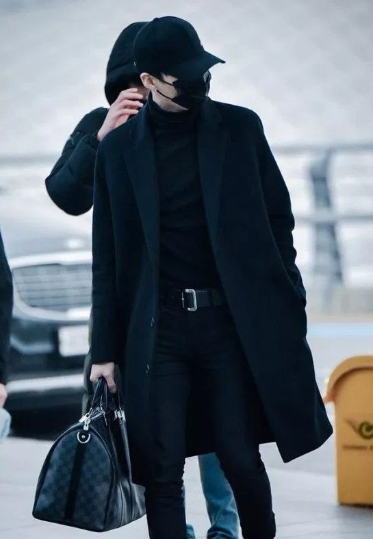 Rich producer  Meets  Rich designer