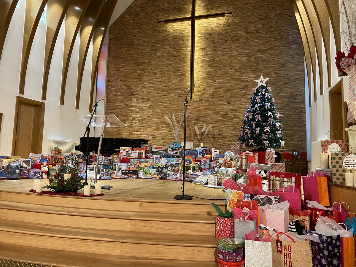 WatfordMayor's tweet photo. Always a pleasure to join @stanboroughpc for their Toy Service. Their generously donated gifts will be shared with local families in need at Christmas. 

#stanboroughpark #toyservice #christmas #watford https://t.co/9K3JjvDxIC