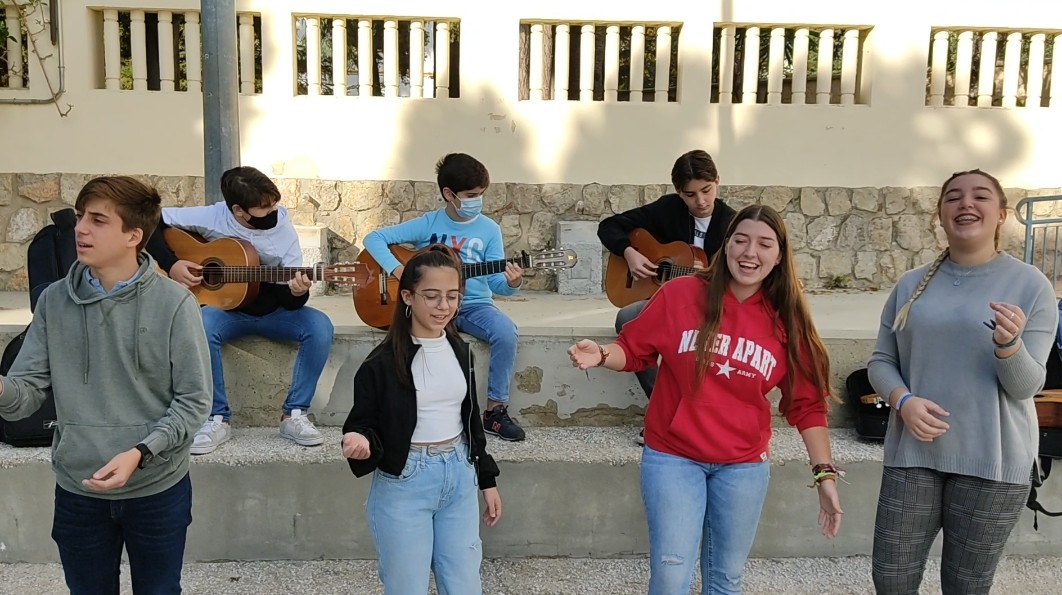 Preparando la gala #CoplaSolidariaACAM  <a href="/autorescarnaval/">Autores del Carnaval de Málaga</a> #ComparsaJuvenilMLG 

Vamos todavía estás a tiempo de ayudar a <a href="/Asperonesmalaga/">Asperonesdignidad</a> 
entre todos podemos...🎭