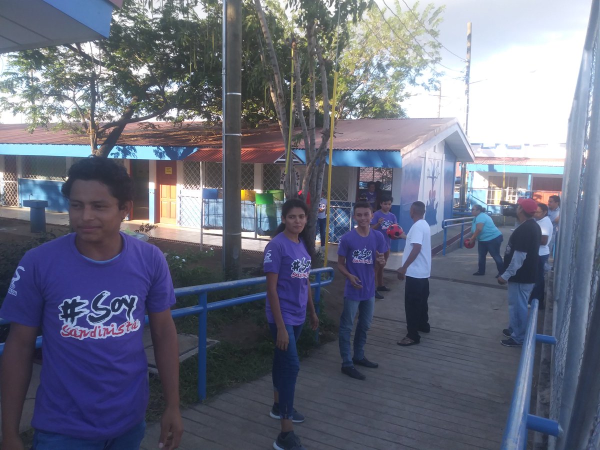 Juventud Sandinista de La UVE Brenda Cano Torrez En El Descargue De Juguetes Para Ser Repartidos A Diferentes Centros Educativos Amor Para Los Mas Chiquitos
Navidad Para Compartir. A Nuestros Mimados De La Revolución <a href="/CTipitapa/">ComunicacionTipitapa</a> <a href="/Hamineka/">Hamilton Galeano</a> <a href="/TaniaEl19/">Tania</a>. <a href="/Comunica2Tip/">ComunicaDos Tipitapa</a>. <a href="/elsapo52/">elsapo52</a>.