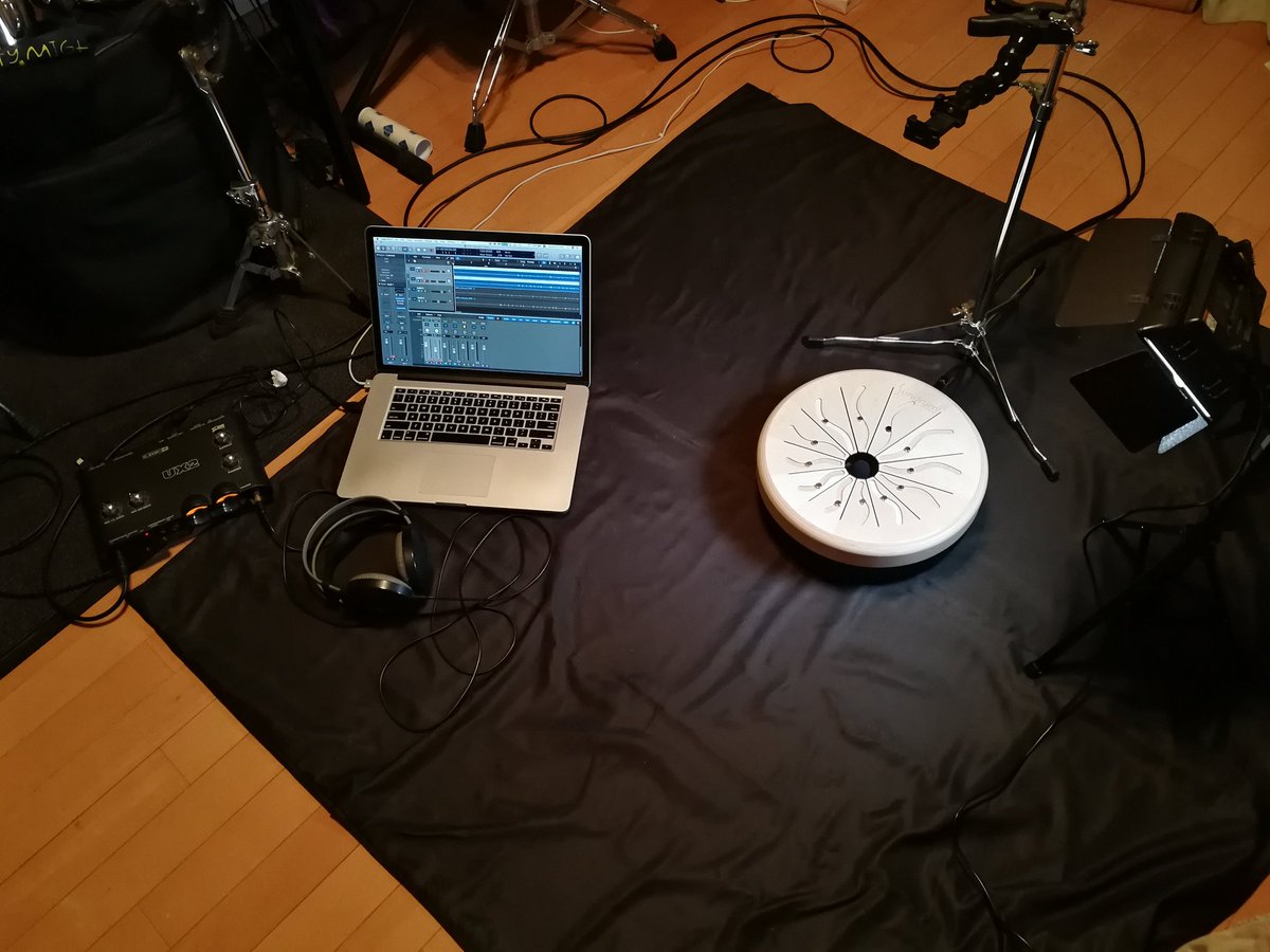 ryotanaka's tweet photo. Doing something new.
#sundrum
#valterpercussion
#handdrum https://t.co/uiOL3Lhlmg