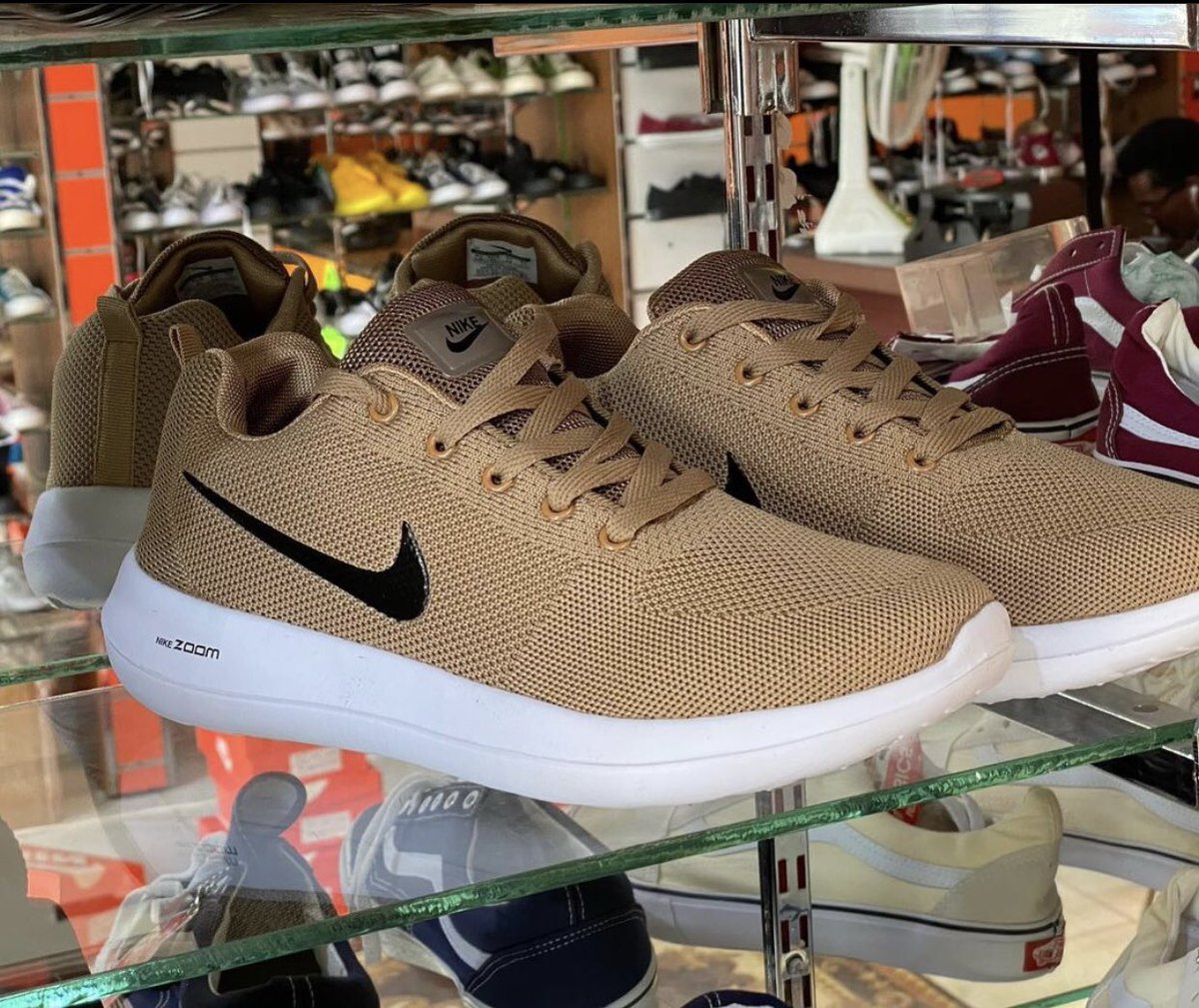 converse_sd's tweet photo. 🚨🚨 Givaway alert 🚨🚨

- لايك و رتويت للتويت
- اتاكد انك متابع الصفحه
السحب حيكون من الفولورس 

available sizes. 37-41
price 5,000 https://t.co/TK7kwYe79x
