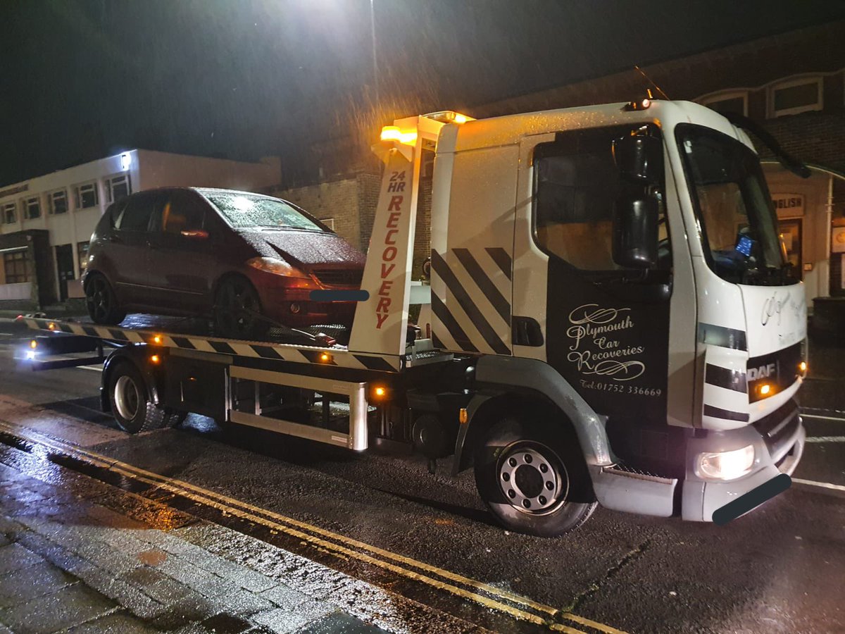 DsectionPlym's tweet photo. Wouldn’t recommend speeding past the front of a Police station.
Speeding past the front of a Police station with a 🚓 behind you.
Speeding past a Police station, with a 🚓 behind, whilst already having a section 59 warning for the exact same thing.
Stopped & seized.
#Didntlearn https://t.co/n5Soyrs9QN