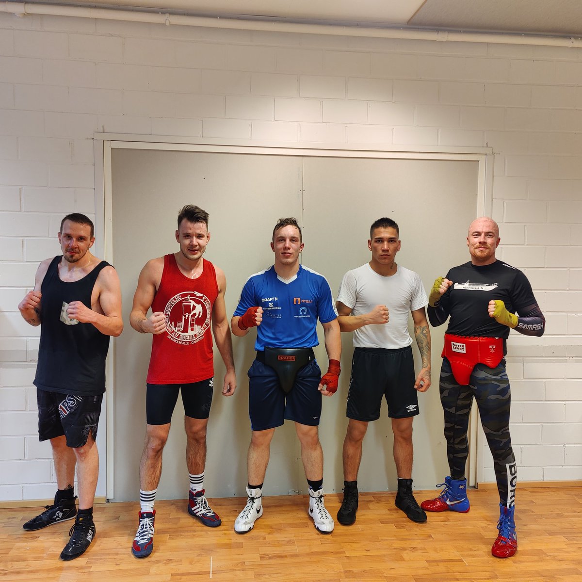 EklundMathias's tweet photo. “Happy are they who take life day by day, complain very little and are thankful for the little things in life."
#boxingteameklund #sponsor #samarbetspartner #yhteistyökumppani #rönnqvistveneet
#sparring #alwaysready #stayingready #salatreeniä #nyrkkeily #boxing #boxning https://t.co/HgHPwETN9m