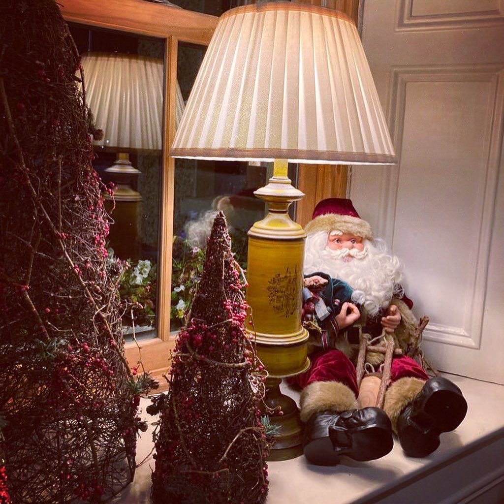 A warm welcome awaits our lovely customers this weekend!🎄🎅 

#discoverboynevalley #boynevalleyflavours #monasterboicetourism