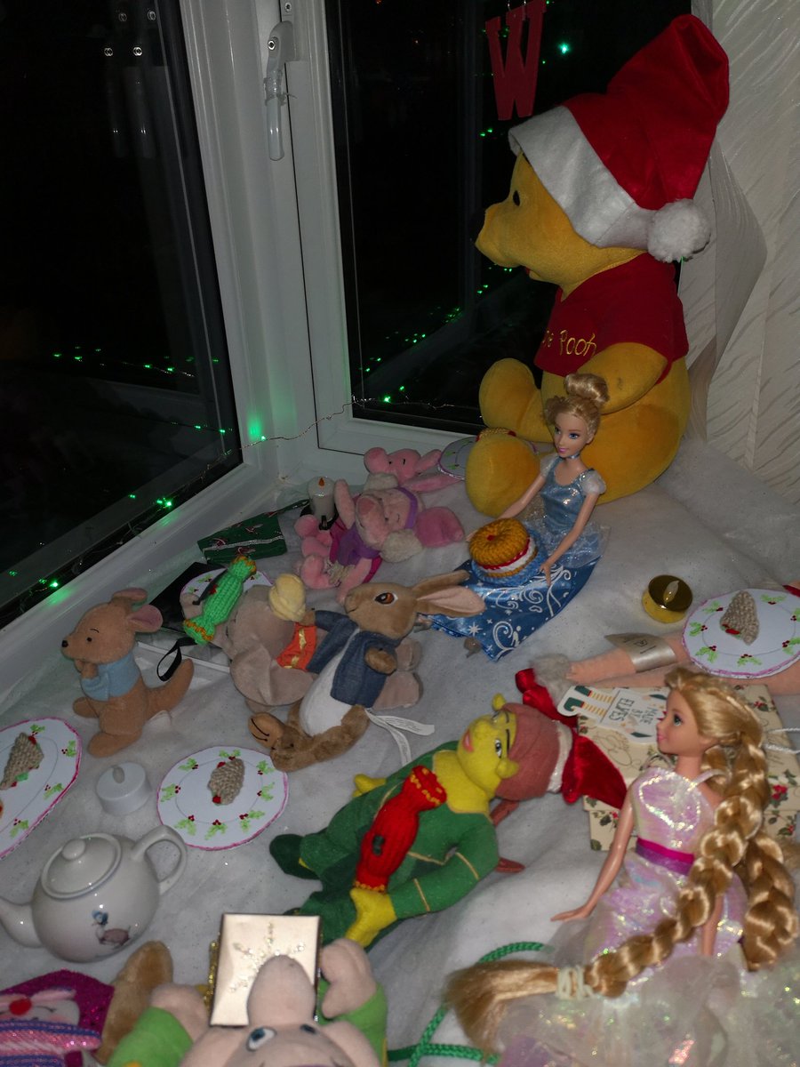 MissUKRose's tweet image. The gang are all ready for the Attleborough Christmas trail. 😁😁😁

Welcome to Winnie and Piglets Christmas party.

Thankyou to mum for making the fantastic sandwiches and plates 😁😁😁
#Christmas2020 #christmastrail