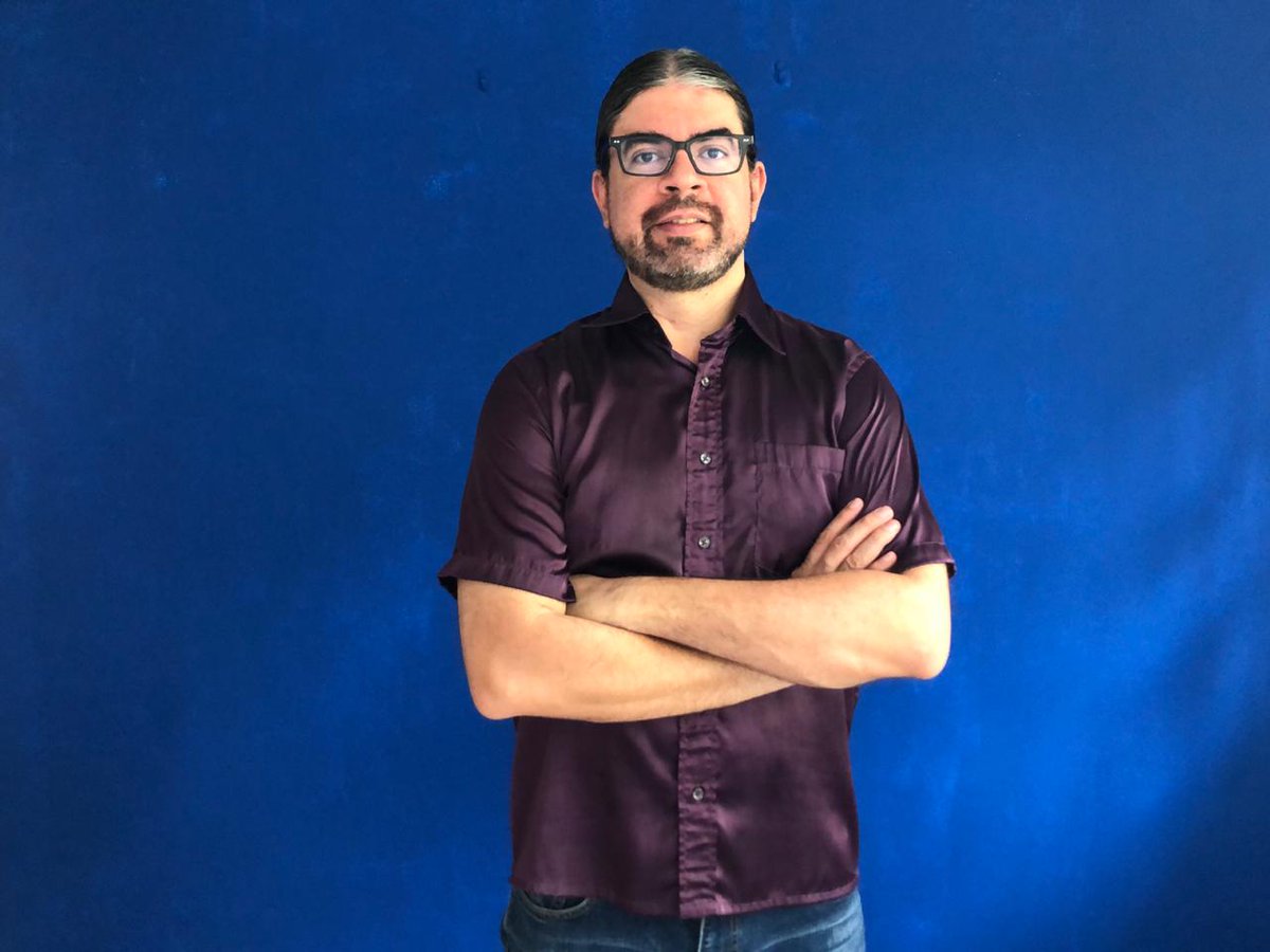 Es un gusto presentarles al M.L. Christian Ramírez, quien será el asesor sordo de WASLI para la región Latinoamerica y el Caribe. El es miembro de la Asociación Nacional Costarricense de Intérpretes, Traductores e Investigadores Lengua de Señas (ANCITILES)