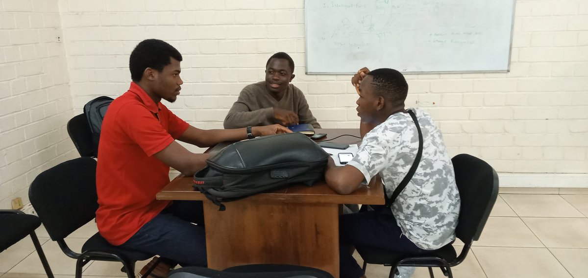 bbmohamet's tweet photo. #ScienceHackDay à @OngolaFablab. C'est parti pour deux jours non stop de prototypage. 9 projets très géniaux en cours. Présentation des résultats demain. https://t.co/BQfhPKdpGd