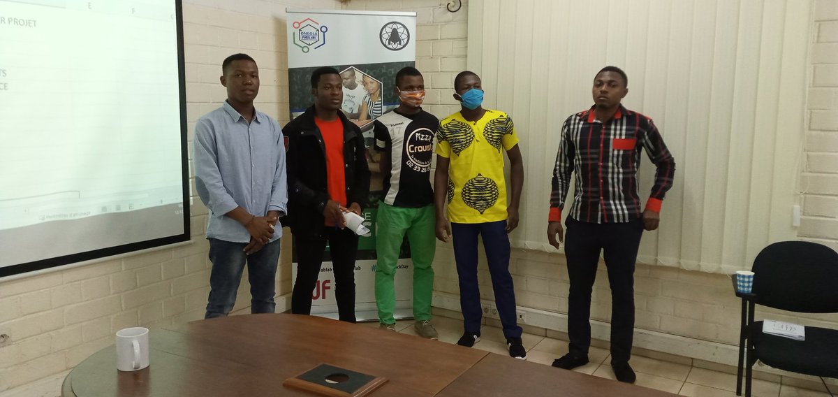 bbmohamet's tweet photo. #ScienceHackDay à @OngolaFablab. C'est parti pour deux jours non stop de prototypage. 9 projets très géniaux en cours. Présentation des résultats demain. https://t.co/BQfhPKdpGd