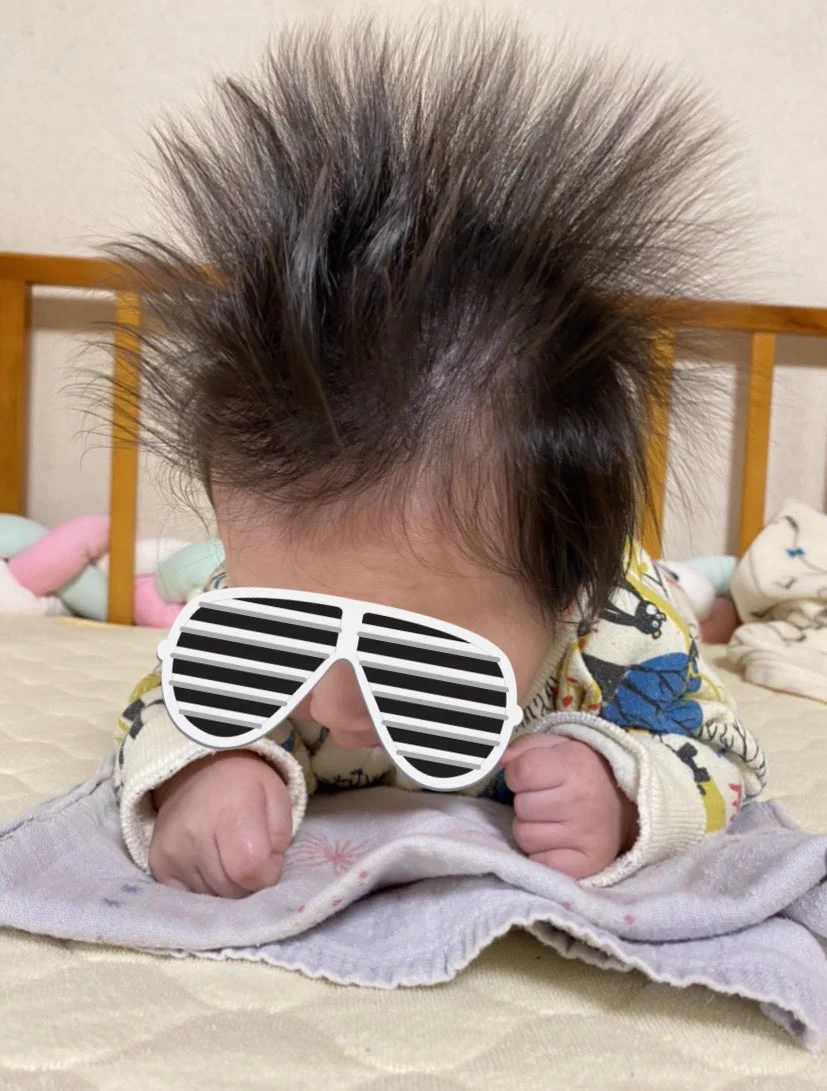 ロックバンド並の赤ちゃん！ヘビィメタルな頭は誰にも負けない！