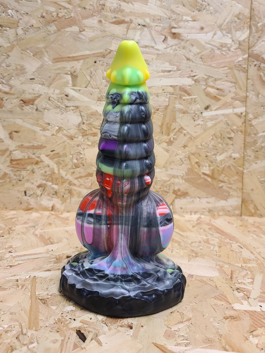 Phreakclub's tweet image. Now that we have passed our 2000 follower mark its time for yet ANOTHER giveaway!
This giveaway will be the same as the last as it went down so well, so the prizes will be 1 toy of your choice with any custom options, minis, firmness pucks and a set of random XS toys!
#Giveaways