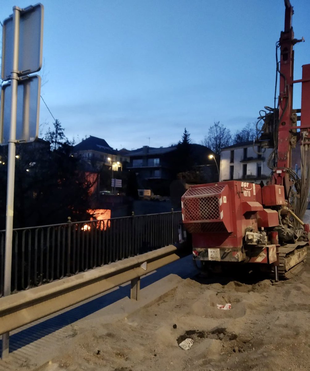 Perfo_Roca's tweet photo. Obra d’emergència reparació carretera nacional N-260. #perforoca #estabilizaciones #estabilitzacions #estabilizaciondesuelos #cimentaciones #cimentacions #micropilotes #micropilots #estabilizaciondetaludes #xarxaviaria   #obracivil #mallazo #bulones #pantallas https://t.co/Q0RXorLb8i