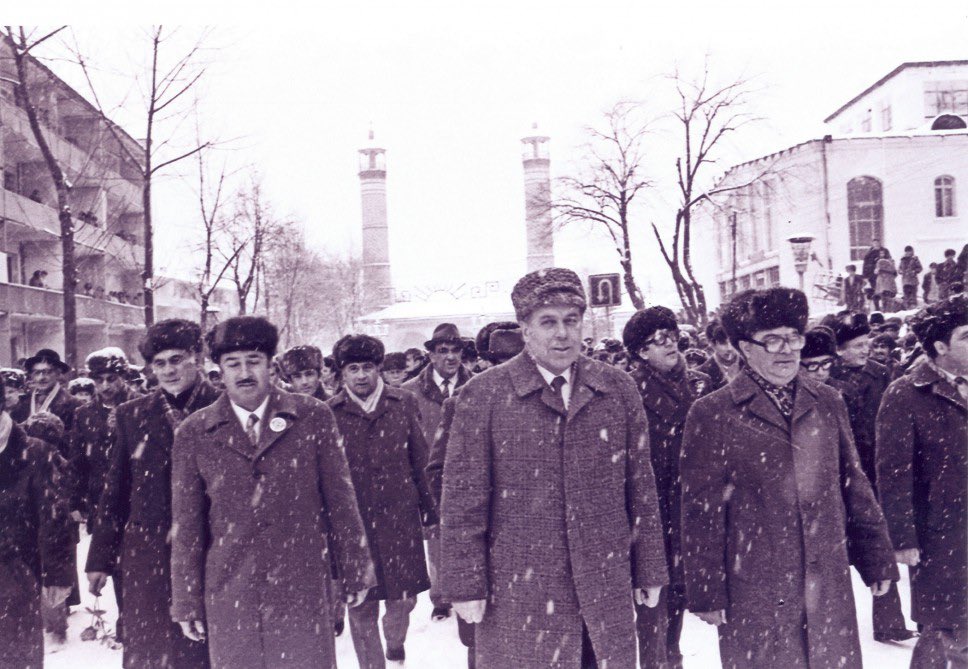 f1rid's tweet photo. Ruhun şad olsun, Ulu Öndər, Şuşaya yolumuz artıq açıqdır! 

Ümummilli Lider Heydər Əliyev
1923 - ♾
Sevgi və ehtiramla anırıq... https://t.co/gRrFS6k4Mb