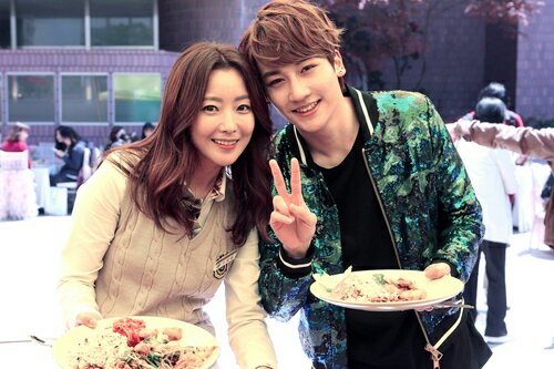 2015 MBC’s Drama ‘Angry Mom’. Kim HeeSun with one of JJCC members❤. ©sbsfune[.]sbs[.]co[.]kr | donga[.]com #김희선 #앵그리맘