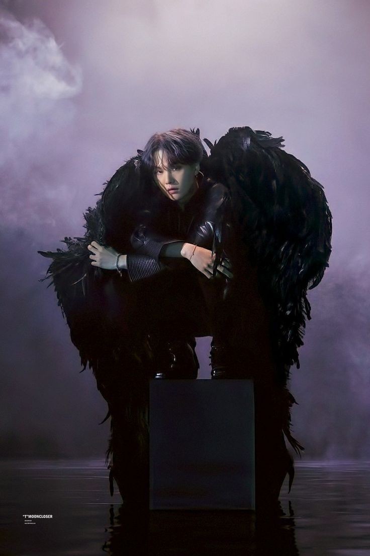 And ofc dark angel Yoongi meets white angel Jimin