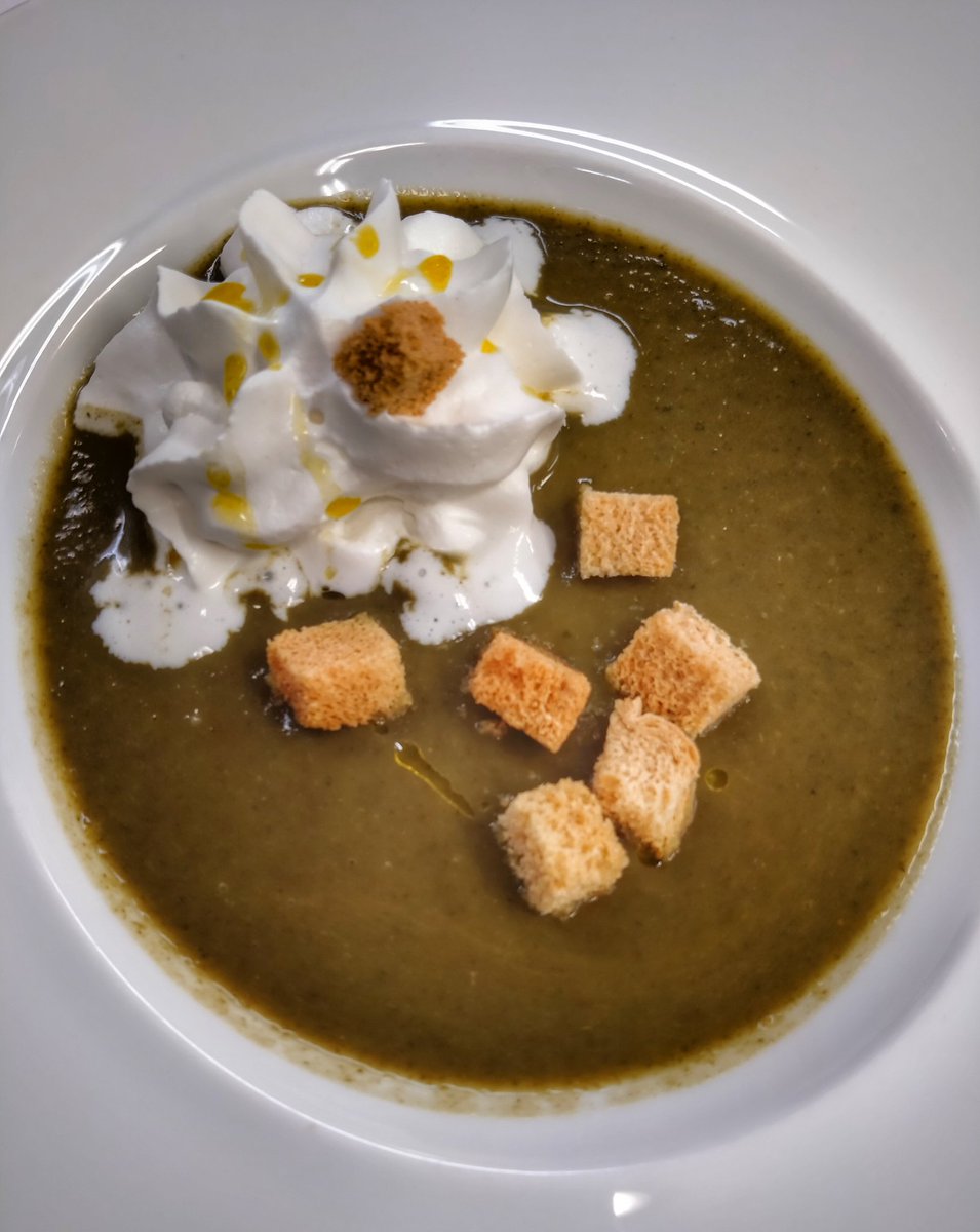 ocahotels's tweet photo. OCA Vila de #Allariz &amp; "Xantares de vagar"
Que fame! @gerson_iglesias ao mando con produto galego de calidade excelente! 😋 
#NecesitasOca
@vadepaladares @tragonDel 
@caminanteplanetioc @Hambreconsed @rutarestaurante @MILIASB @escapalandia 
@antonautas @rutasmeigas @secretosSCQ https://t.co/Zu8edURWqo