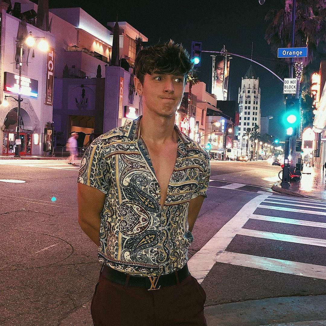 killinxgit's tweet image. Satnight mau kemana nih?