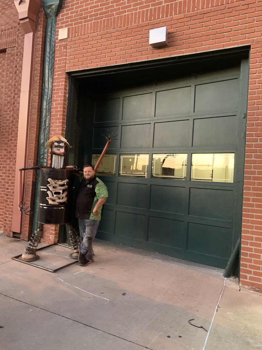 TimLongest1's tweet image. Awesome art sale at the 7 on Broadway in downtown Ardmore today from 11 AM to 5 PM don’t miss it 7 W. Broadway, 1/2  block north of Hamburger Inn