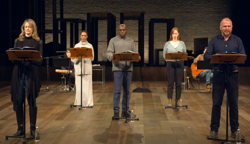 BrigitteUhrmann's tweet photo. "A God deceived me." There is so much drama in Hector´s last minutes and we feel much of that in the passionate reading in #TroyStory #RSCTalesFromWinter @TheRSC.
Brings back memories of 1991 heart wrenching #RSCTroilus with #DavidTroughton´s Hector. What a tale! https://t.co/TDhVw6tolY