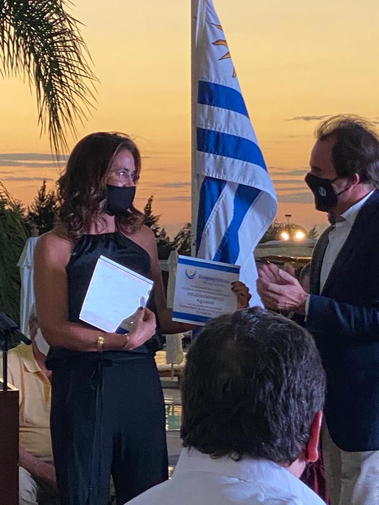 MonzeglioRemo's tweet photo. Por logros en gestión responsable a nivel ambiental, social y cultural de Apart Hotel Aguasol Dayman  @Uruguay_Natural  entregó reconocimiento a su Directora, Flavia Lavecchia en honor a su dedicación y esfuerzo. Felicitaciones !!! @FlaviaLavecchia 
@CardosoGerman 
@submintur https://t.co/LjJoyWaMbE