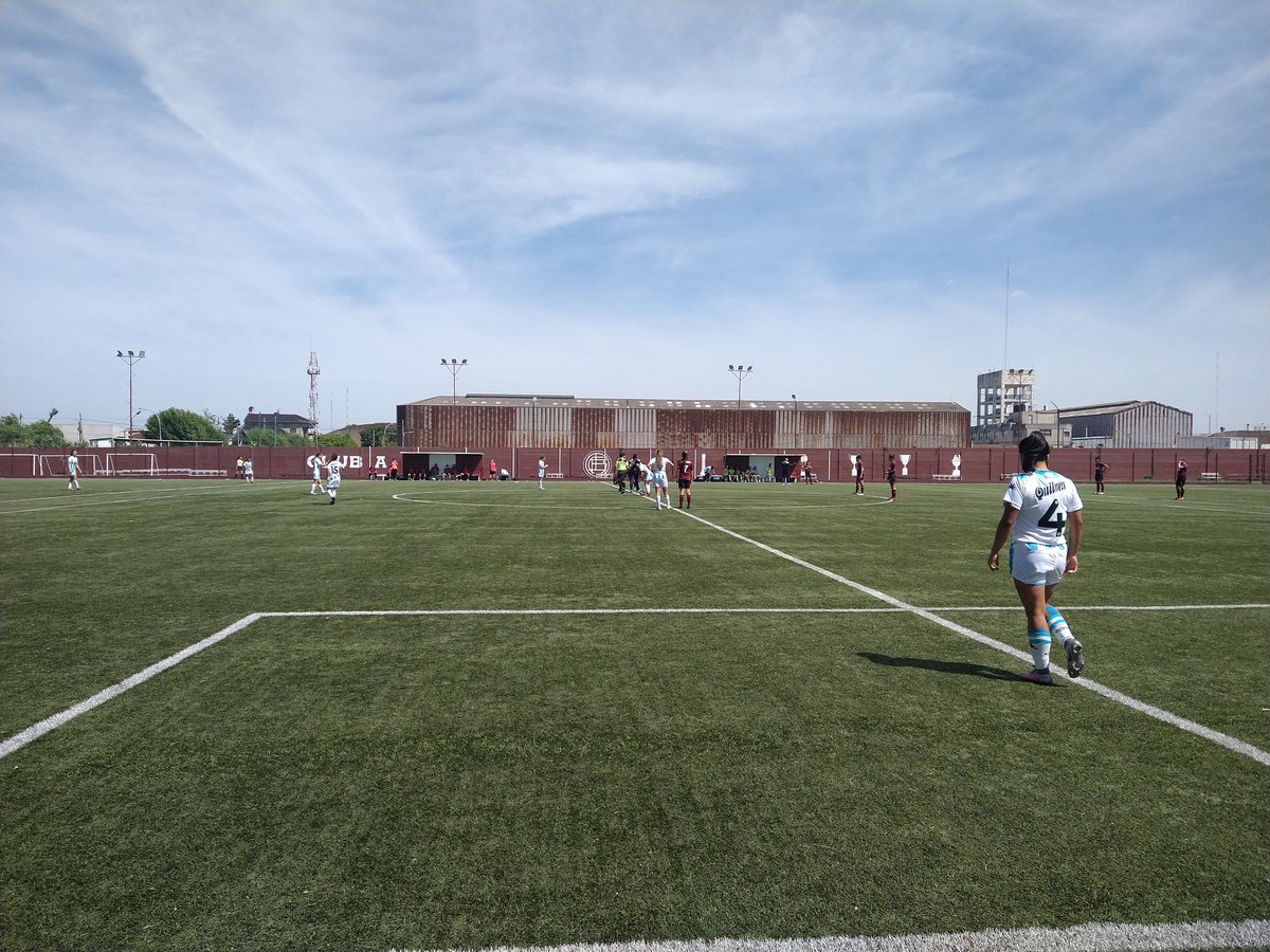 _deracingsomos's tweet photo. #FutbolFemenino
⏱️ ¡Empezó el segundo tiempo!

Fecha 3 #CopaRexona2020
#Lanús 1 - 4 #Racing https://t.co/N3NfHZNYwo