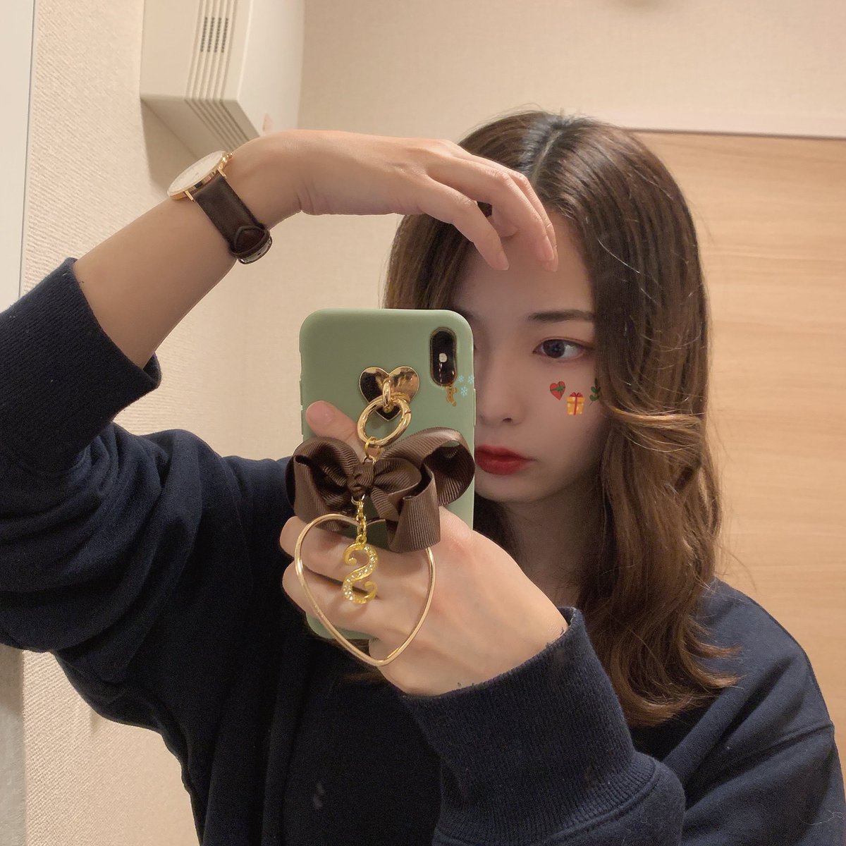 cosme7ob's tweet photo. 今年もすてきな贈り物ウレシイ🥺♡
カジュアルな服ばっかだもん、ケースくらい可愛くてもいいよね

CHRISTMAS SALE  開催中！ MAX50%OFF！
12/12  19:00〜12/20  23:59まで！
詳しくは@alamain2018 のプロフィール欄公式サイト、公式インスタグラムをチェック🤳🏻

#alamain  #アラメイン #ハンドメイド https://t.co/NxnO9rZmlN