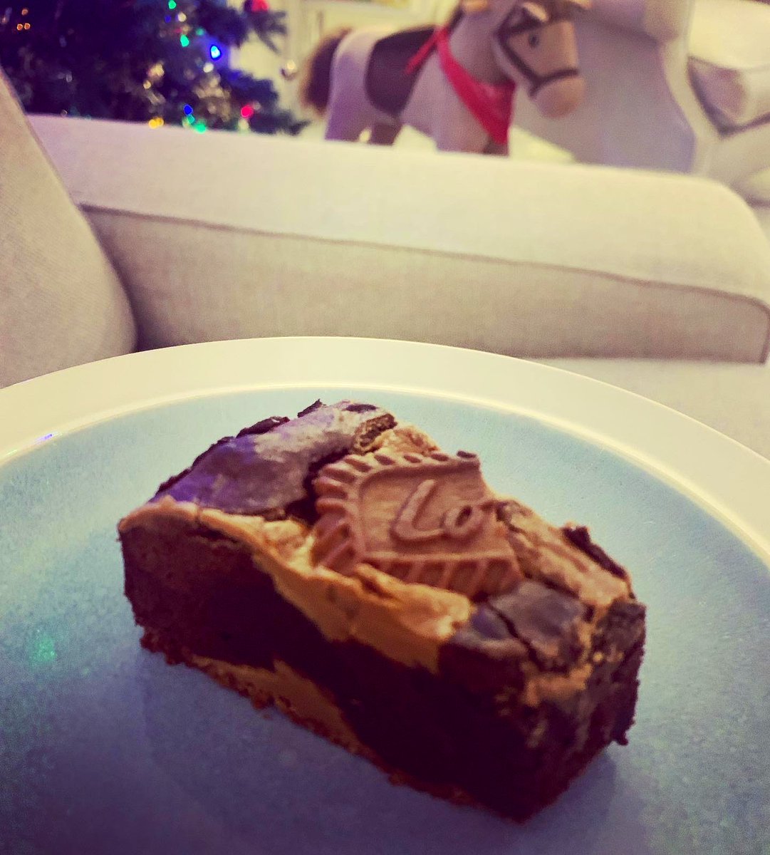 It’s truly a #biscoff brownie sensation! Brilliant bake-along Christmas ‘do’ with the team <a href="/UofGCareers/">UofG Careers</a>! Definitely not a calorie in sight 😳 Westenders, get your fix of these Chunky delights at The Alchemy Experiment on Byres Road. Find Chunky on Insta @chunkygla #UofGCareers