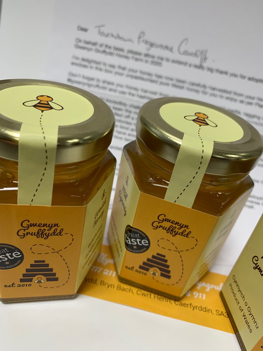 Cardiff_Airport's tweet photo. Diolch @GwenynGruffydd for sending us some honey from our bee hive! 🍯 

We adopted a hive earlier this year through our Touchdown Programme, and it's fantastic to see our bees doing so well, and how we've helped to make a positive impact on honeybee populations in Wales 🐝 https://t.co/uIbwX8M5TT