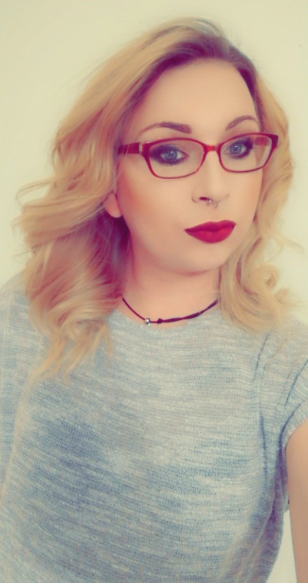 Melofolieandco's tweet photo. #trans #transwoman #frenchtrans #francetrans #trangender #TransIsBeautiful #transwoman #transrennes https://t.co/T5eBoAzEf9