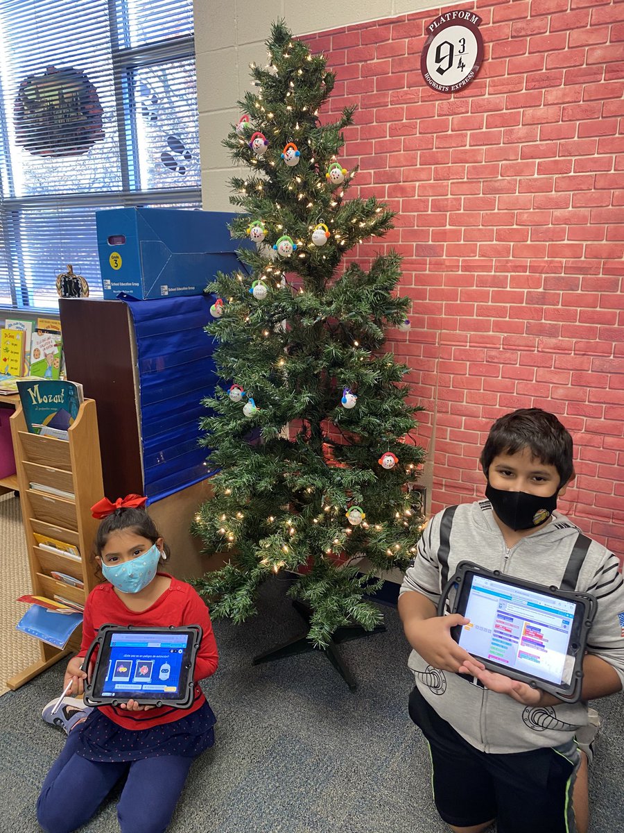 jesicaLSLE's tweet photo. We love coding and it’s fun seesaw activities. #hocgcisd #ExperienceSLE https://t.co/cZ65ugyJVt