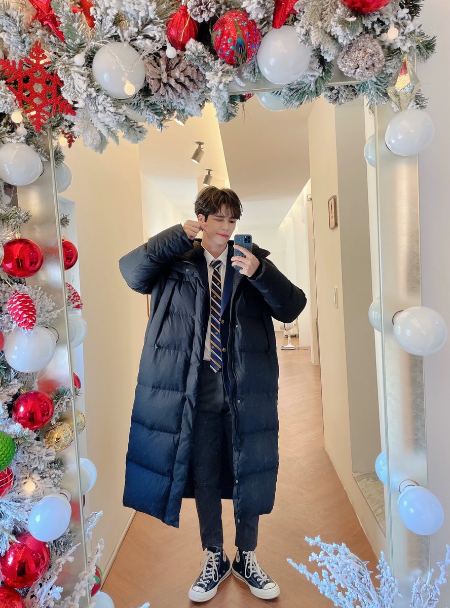 CRAVITY_twt's tweet photo. 러비티 항상 너무 고마워요ㅜㅜ
이 상을 받게 해주신 러비티분들을
위해 항상 열심히 하겠습니다!!사랑해요❤️
#크래비티 #세림 #TMA #더팩트 #더팩트뮤직어워즈 #셂모함 #교복 https://t.co/TOPFUcMGvd