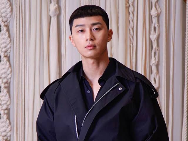 dIwIrmae's tweet photo. Park Seroyi should be:

Like this                           Not like this https://t.co/SXACsaX03r