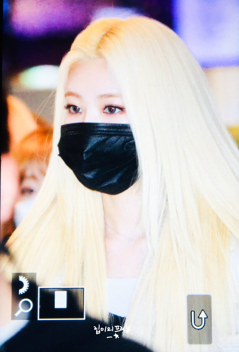 LittleEveryDay1's tweet photo. 201212

김짱정은립어린이 잘자요💤

#이달의소녀 #LOONA #김립 #kimlip https://t.co/cONx7rLScK