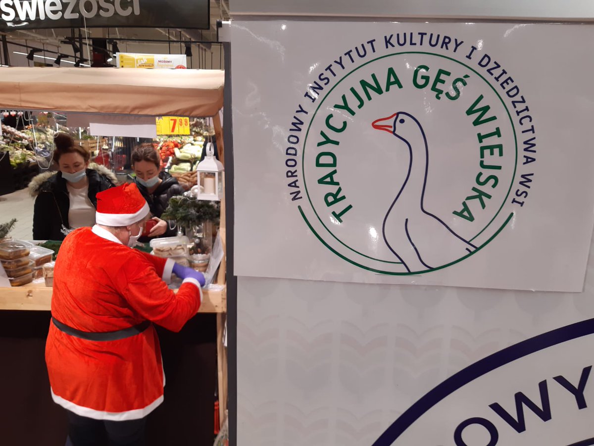 NarodowyI's tweet photo. Kto jeszcze nie dotarł do @torunpl ten ma ostatnią szansę na wspaniałe produkty na stoisku @NarodowyI. Kupujcie gęsinę i sernik i pierogi z kapustą i grzybami!!! 
#polskasmakuje https://t.co/SIom3zDcWE