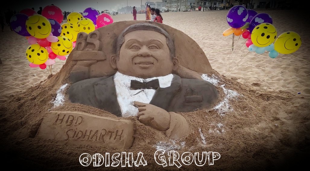 DilKoKararAya's tweet photo. Happy Birthday King . If you Remember Once in BB13 you have said that how much you enjoyed  the food of puri Jagannath temple. so here we fans from ODISHA came up with your Sand Art in Puri.May Swamiଜଗନ୍ନାଥ bless you and you reach the immense hieght of success
#HBDSidharthShukla https://t.co/rnhCpCQfxY