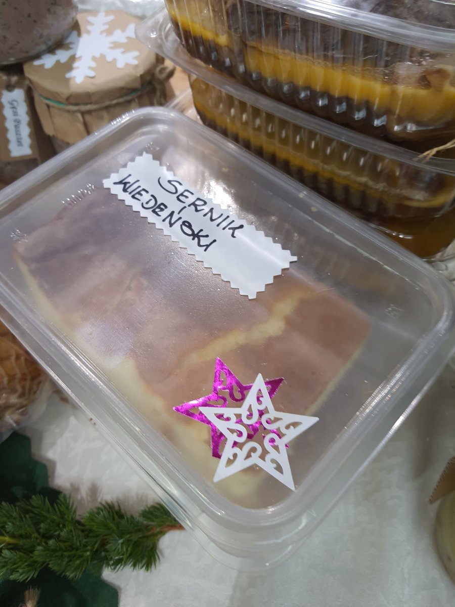 NarodowyI's tweet photo. Kto jeszcze nie dotarł do @torunpl ten ma ostatnią szansę na wspaniałe produkty na stoisku @NarodowyI. Kupujcie gęsinę i sernik i pierogi z kapustą i grzybami!!! 
#polskasmakuje https://t.co/SIom3zDcWE